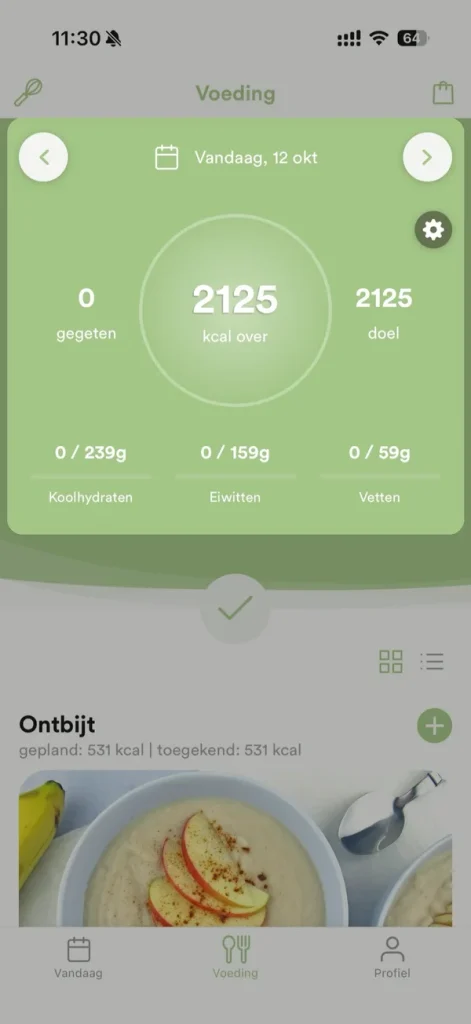 In de app: je dag met de cirkel met calorieën over, en daaronder koolhydraten, eiwitten en vetten
